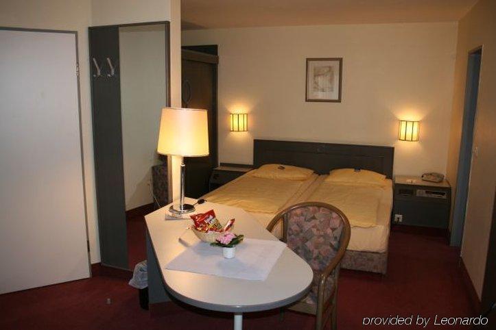 Invite Hotel Nuernberg City Стая снимка