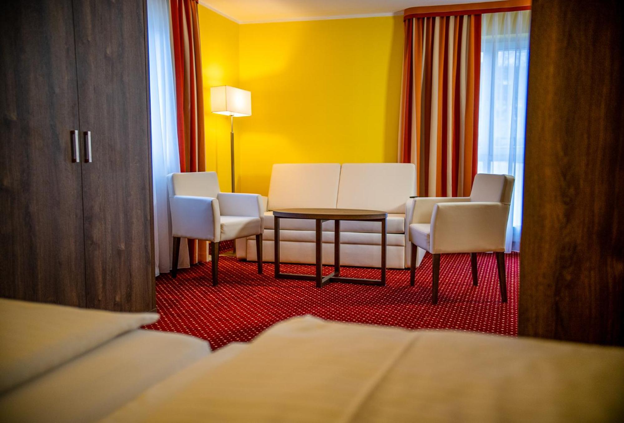 Invite Hotel Nuernberg City Екстериор снимка