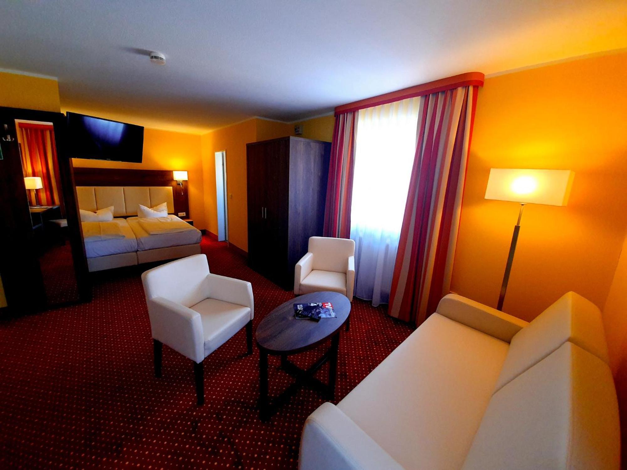 Invite Hotel Nuernberg City Екстериор снимка