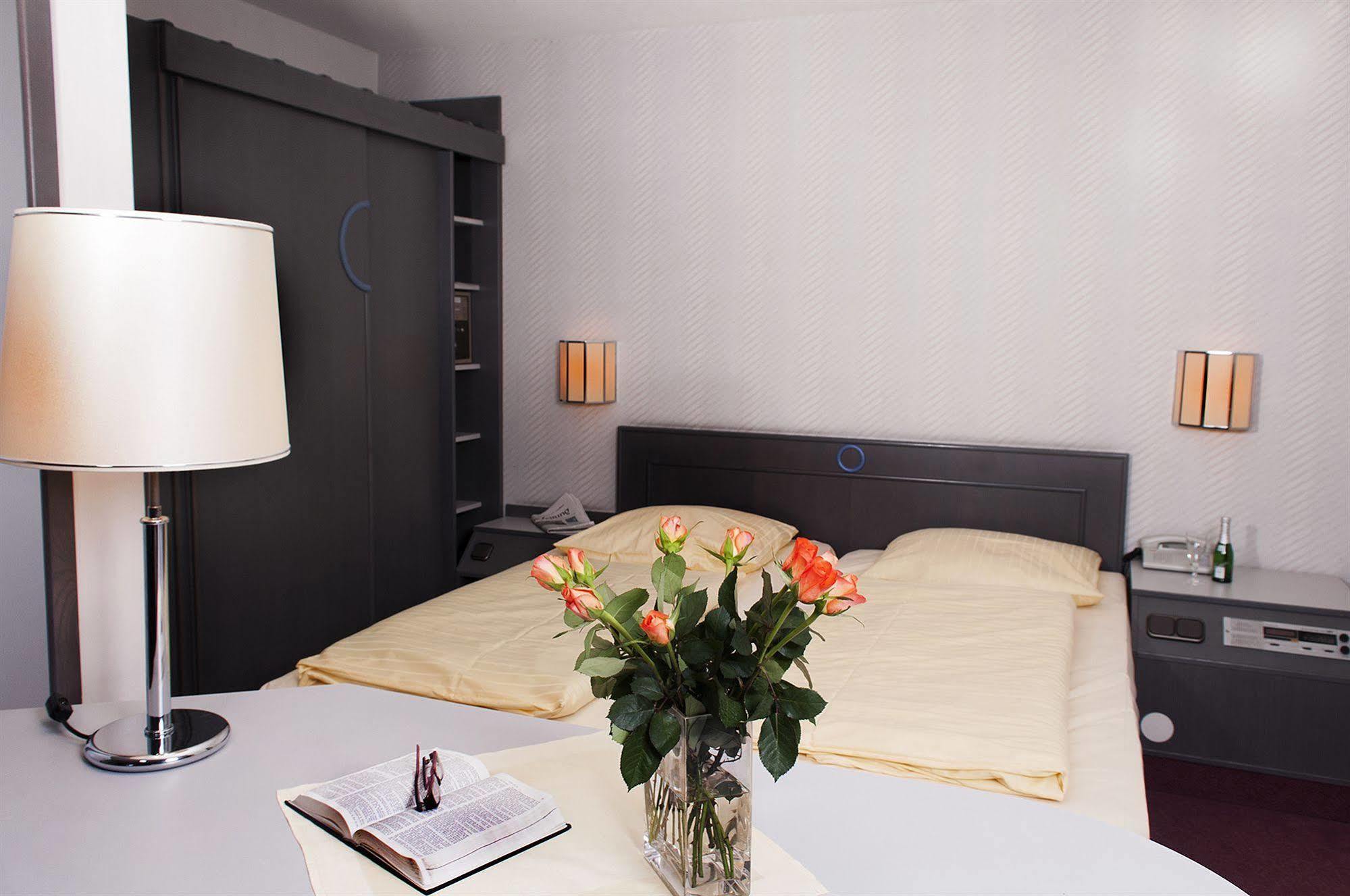 Invite Hotel Nuernberg City Екстериор снимка